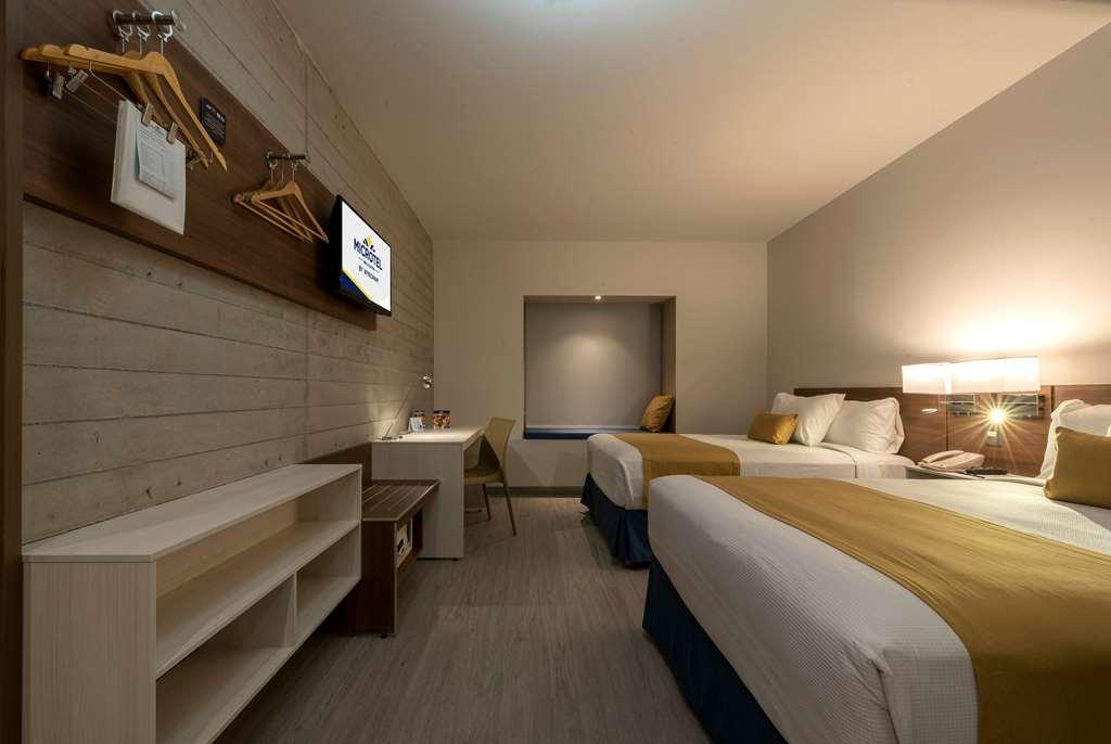 Microtel Inn & Suites By Wyndham Irapuato Quarto foto