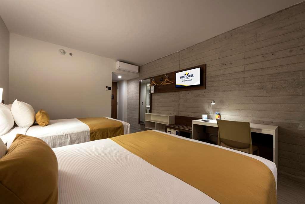 Microtel Inn & Suites By Wyndham Irapuato Quarto foto