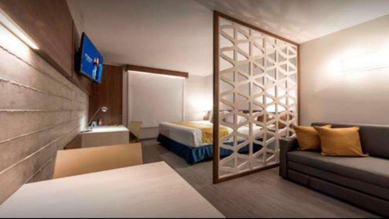 Microtel Inn & Suites By Wyndham Irapuato Exterior foto